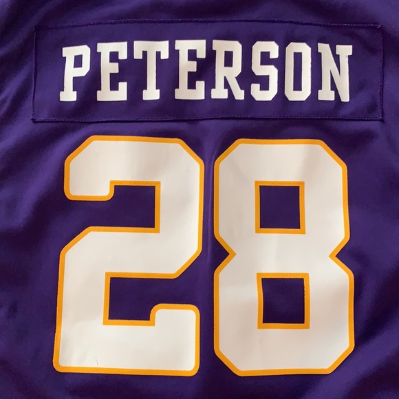 Adrian Peterson Vikings Jersey - Picture 3 of 7